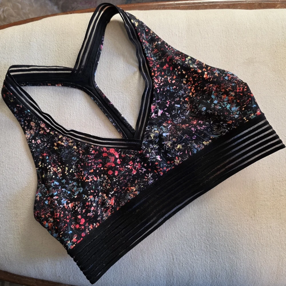 Lululemon Flowerescent Find Focus Bra - Picture 3 of 8